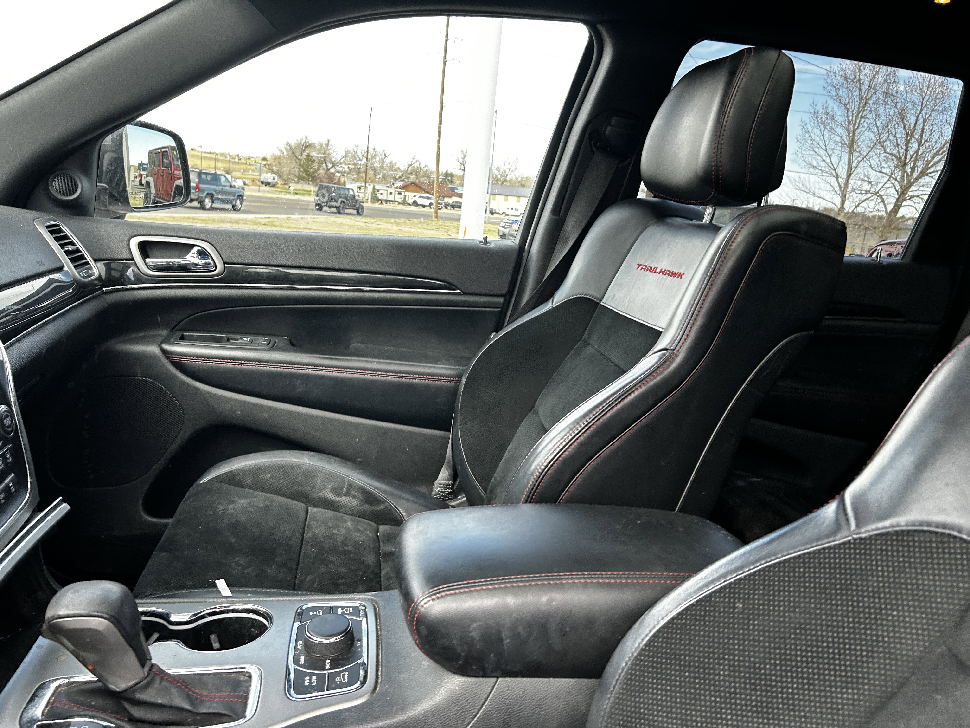 Used 2017 Jeep Grand Cherokee Trailhawk w/ Trailhawk Luxury Group image 12