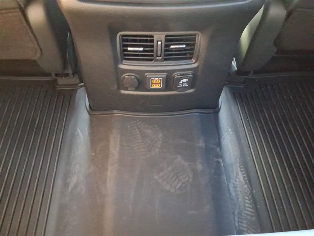 Used 2024 Nissan Titan PRO-4X w/ Pro-4x Utility Package image 18