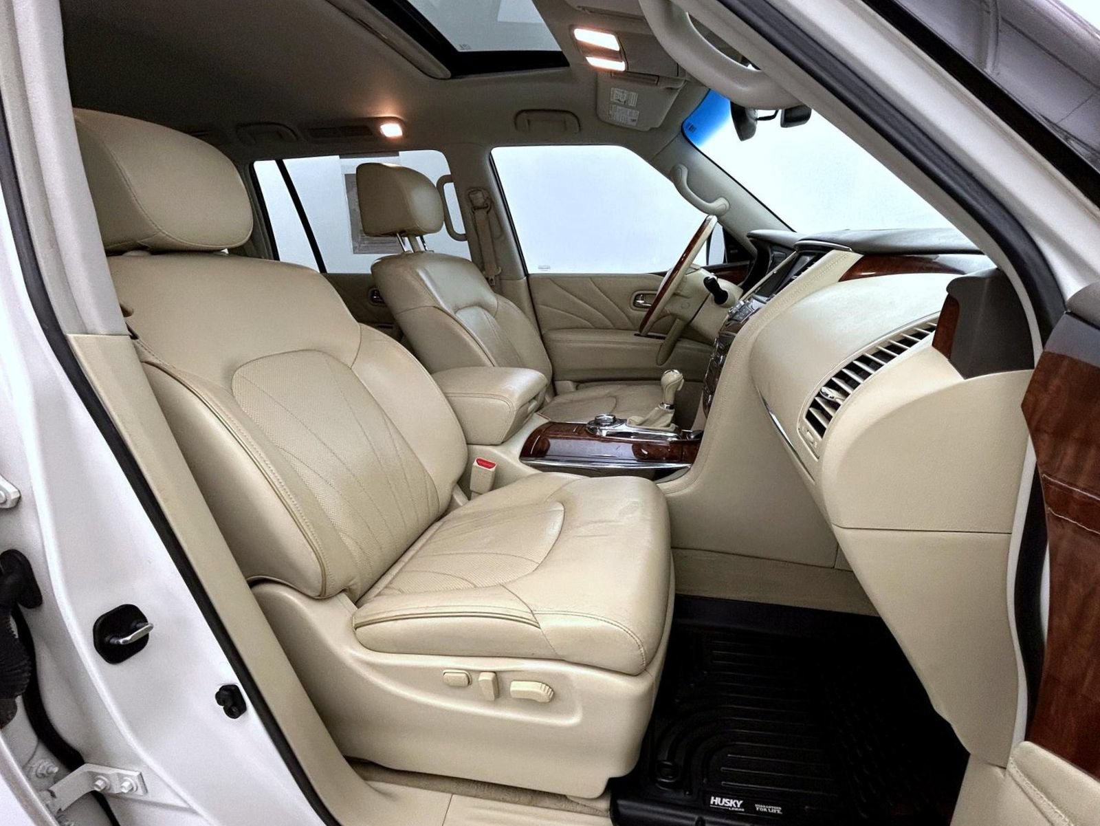 Used 2016 INFINITI QX80 4WD w/ Deluxe Technology Package image 15