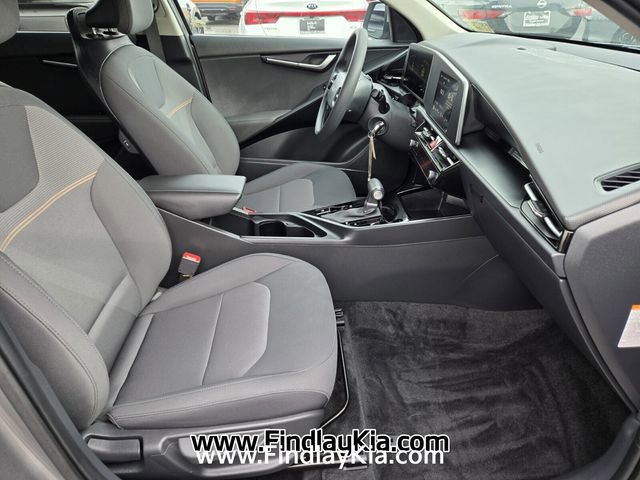 Certified 2025 Kia Niro LX image 18