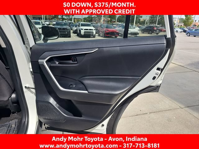 Used 2020 Toyota RAV4 LE AWD/4WD image 30