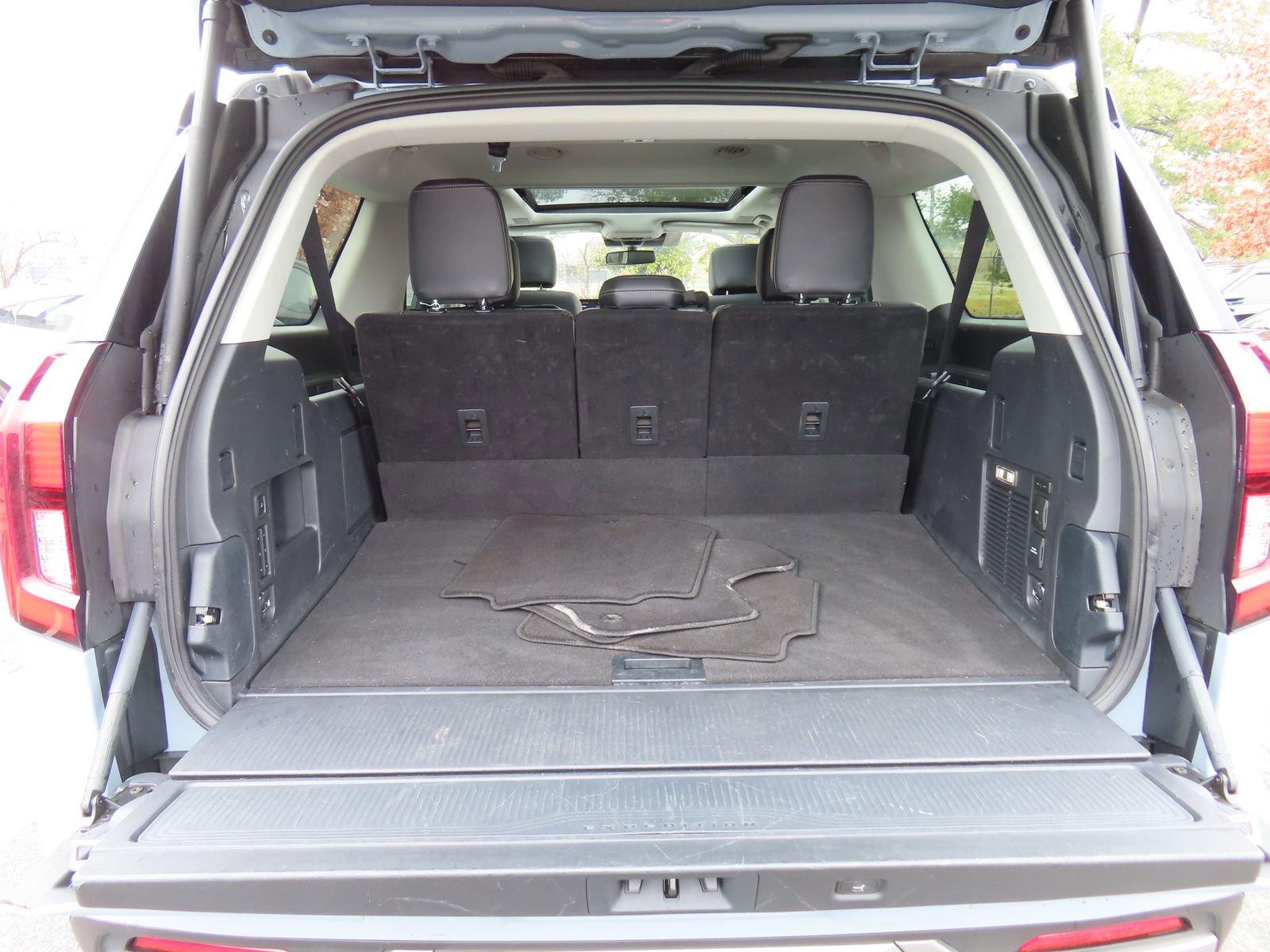 Certified 2025 Ford Expedition Max Platinum w/ Driver's Package image 44