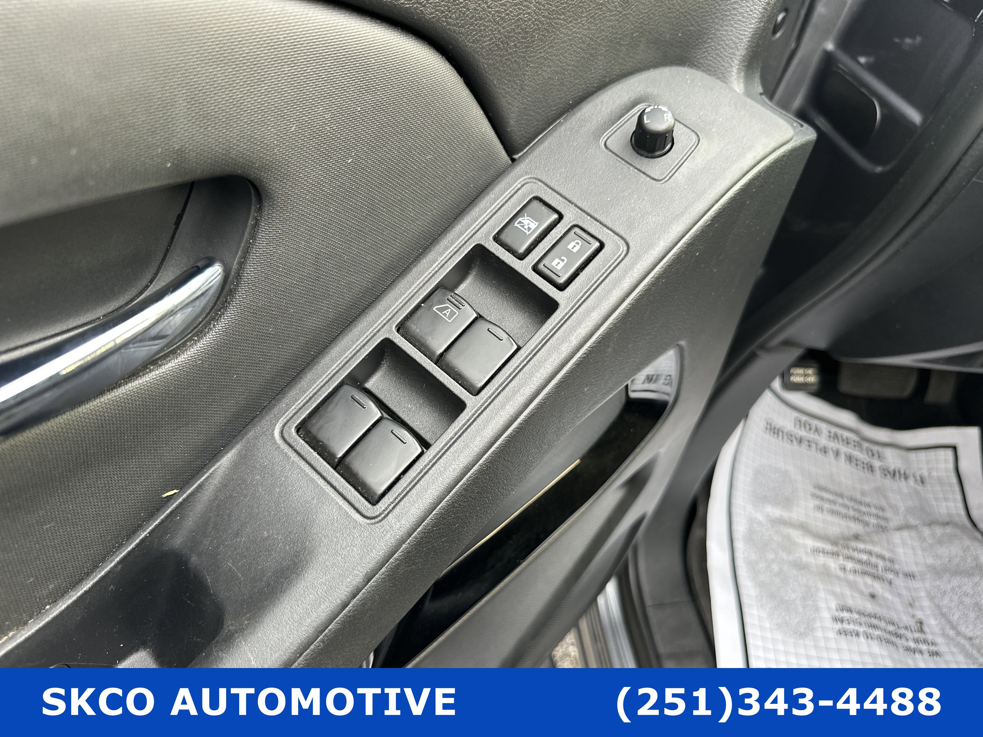 Used 2023 Nissan Frontier SV w/ Midnight Edition Package image 22