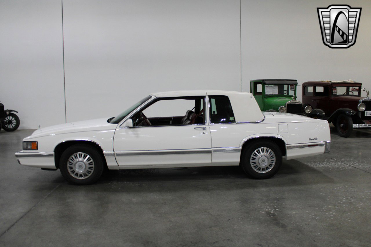 Used 1992 Cadillac De Ville Coupe image 3