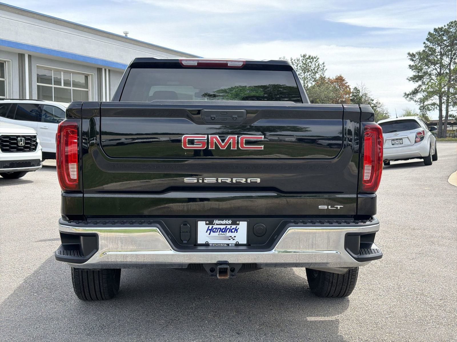 Used 2024 GMC Sierra 1500 SLT AWD/4WD image 9