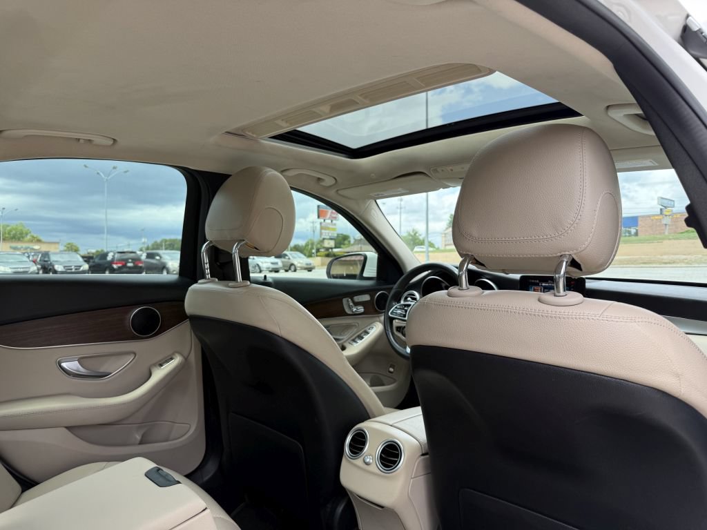 Used 2019 Mercedes-Benz C 300 Sedan w/ Premium Package image 25