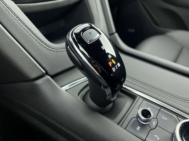 Used 2025 Cadillac XT5 Luxury image 16