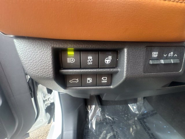 Used 2021 Toyota Avalon Limited w/ Advanced Safety Package FWD image 21
