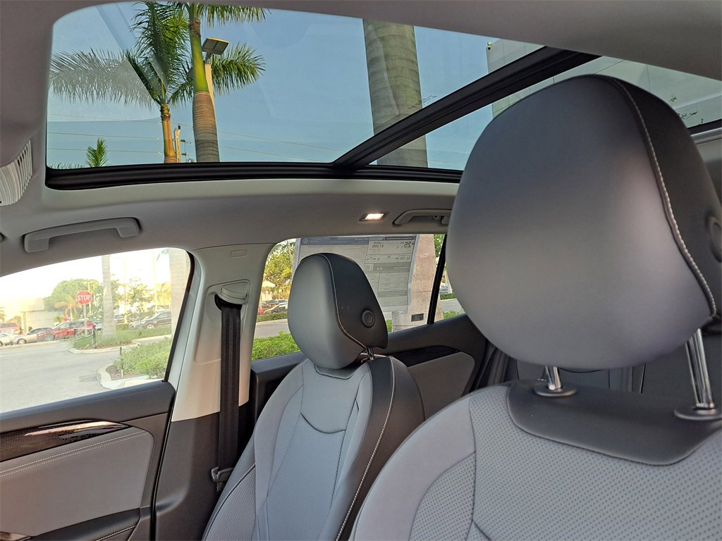 New 2026 Volkswagen Tiguan SE image 8