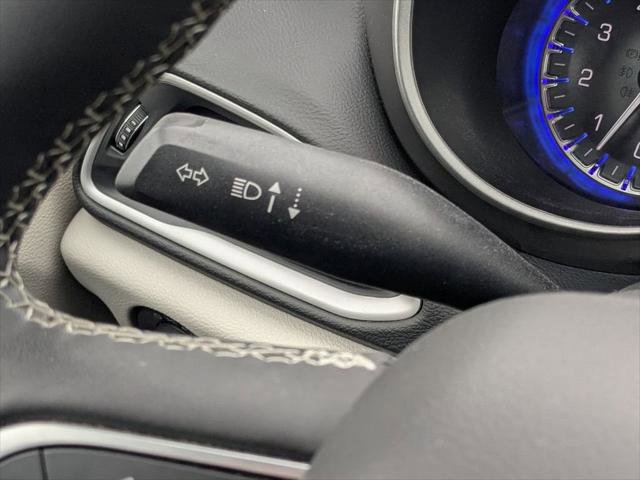 Certified 2024 Chrysler Pacifica Touring-L FWD image 28