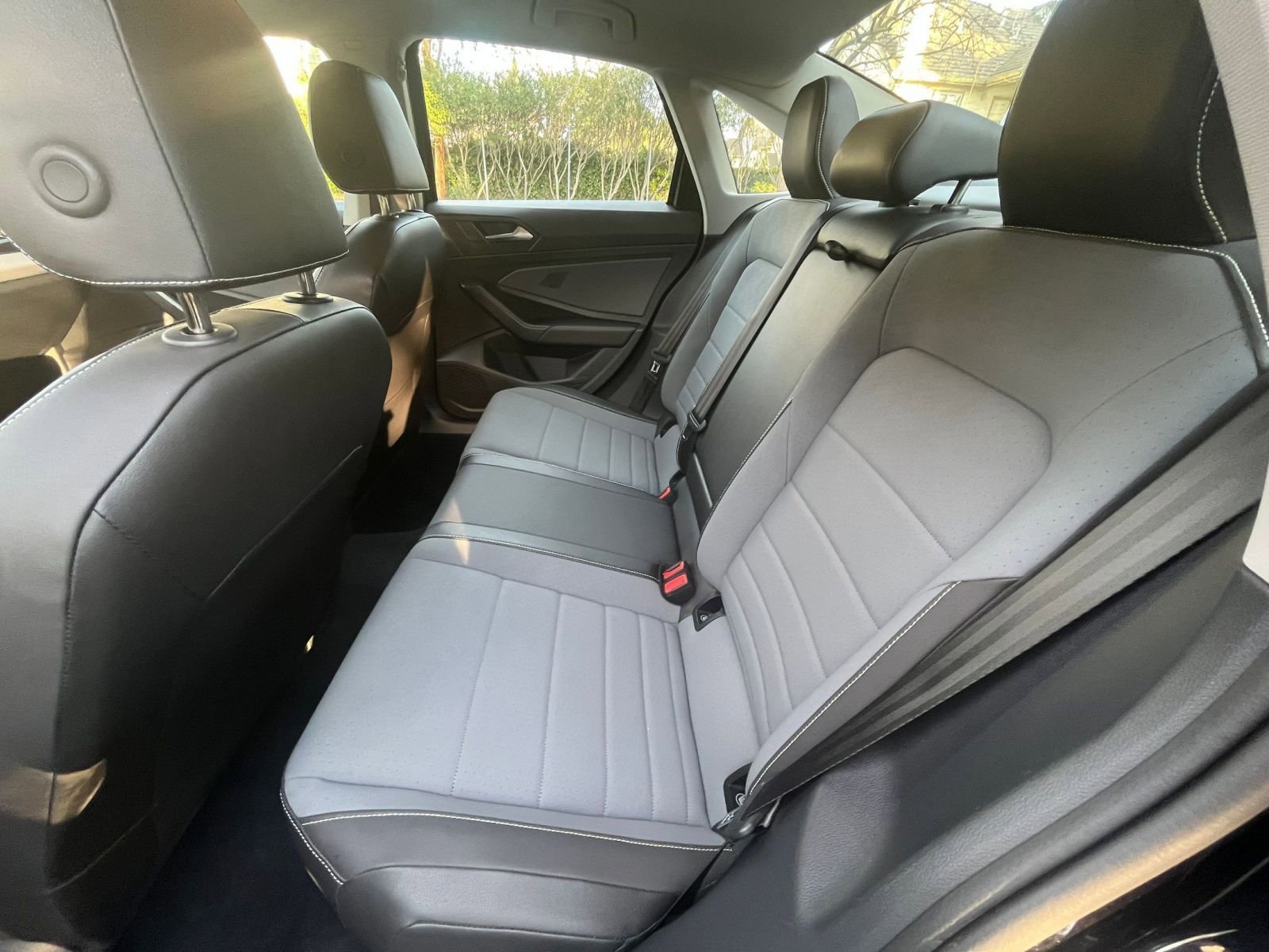 Used 2025 Volkswagen Jetta SE image 25