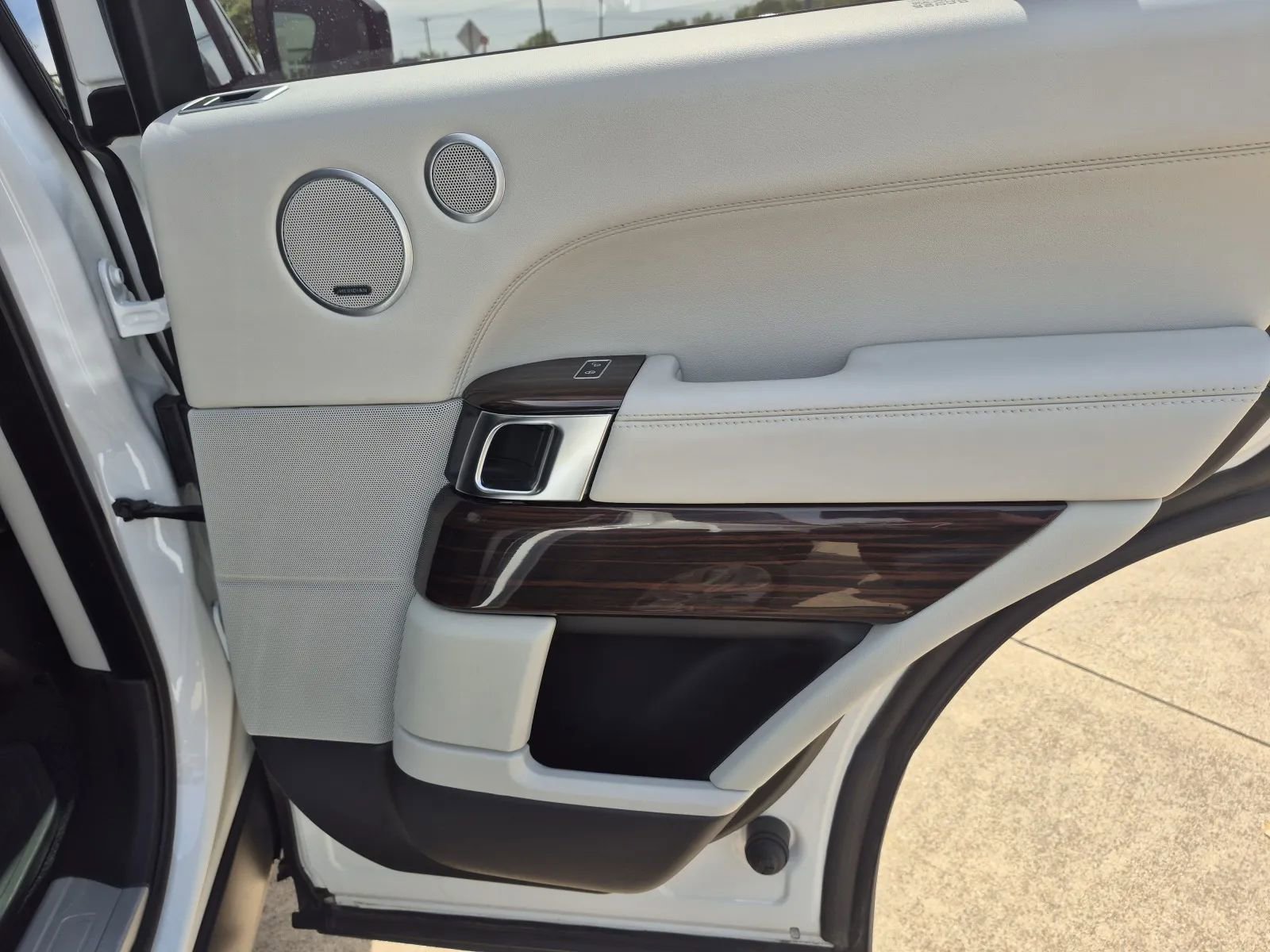 Used 2016 Land Rover Range Rover HSE AWD/4WD image 19