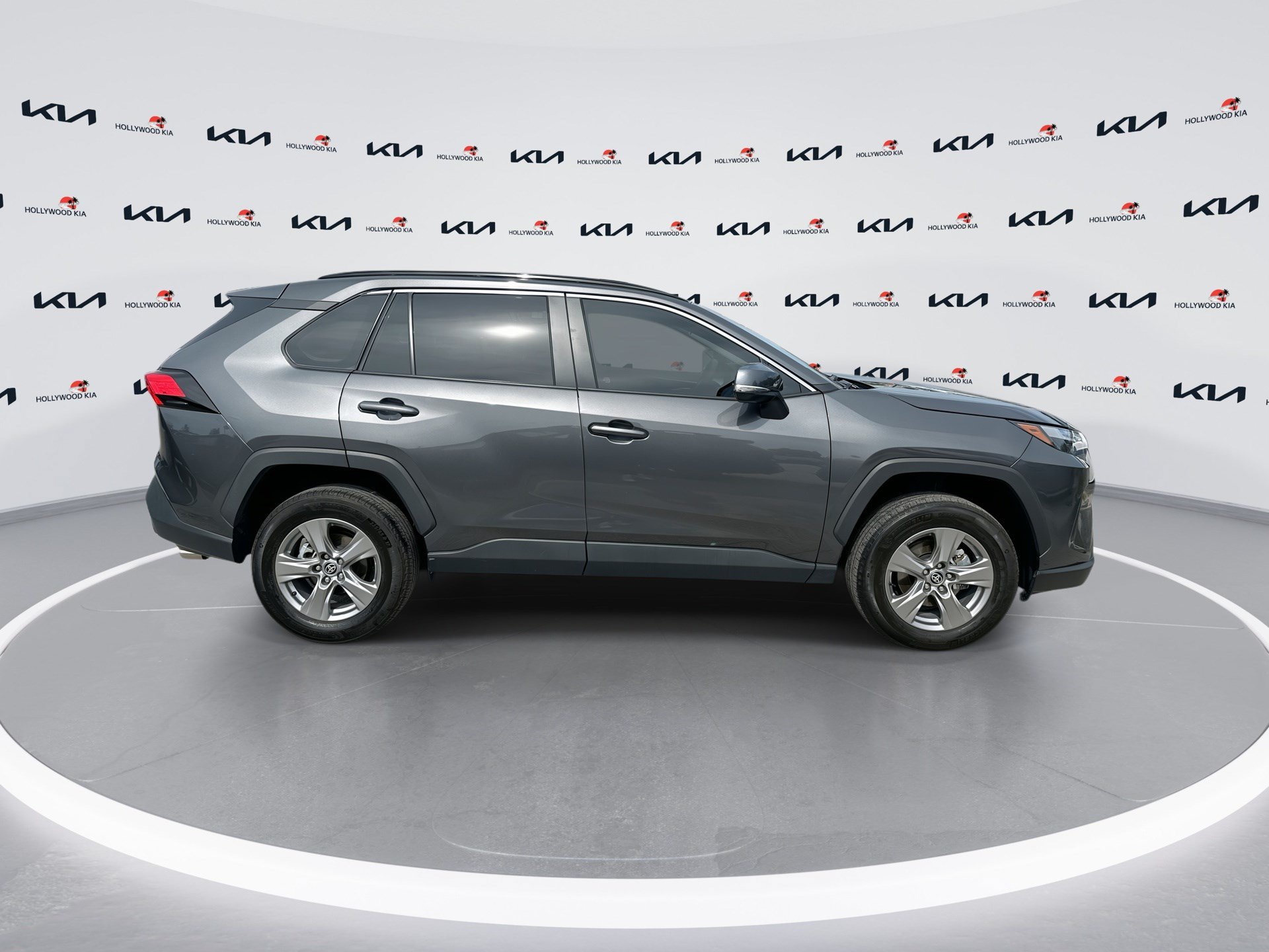Used 2023 Toyota RAV4 XLE AWD/4WD image 9