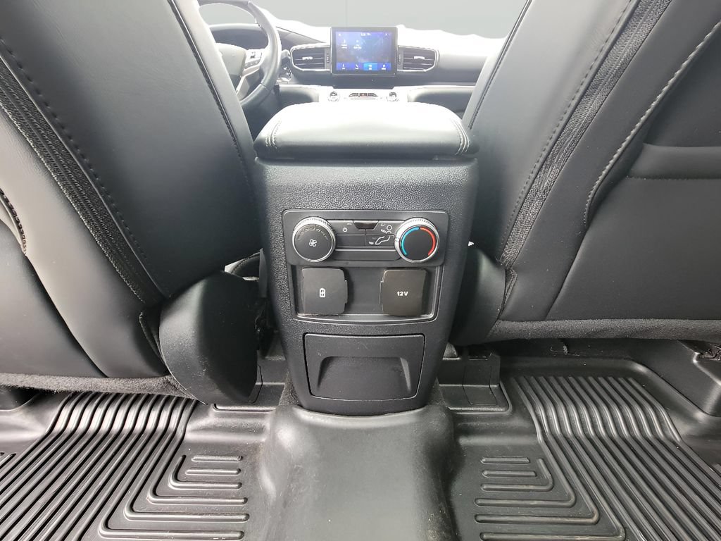 Used 2022 Ford Explorer XLT w/ Equipment Group 202A AWD/4WD image 29