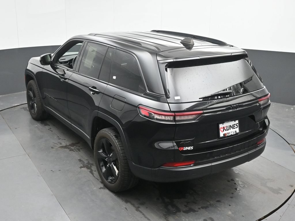 Used 2023 Jeep Grand Cherokee Altitude AWD/4WD image 37