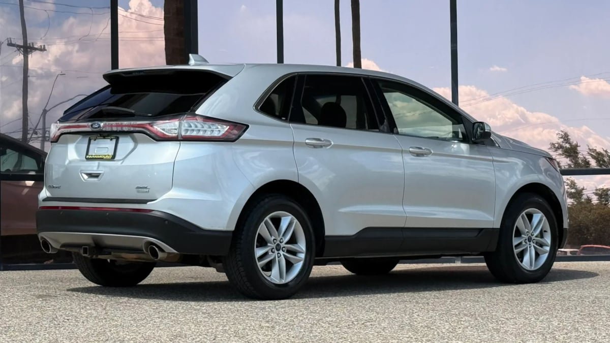 Used 2017 Ford Edge SEL w/ Equipment Group 201A FWD image 12