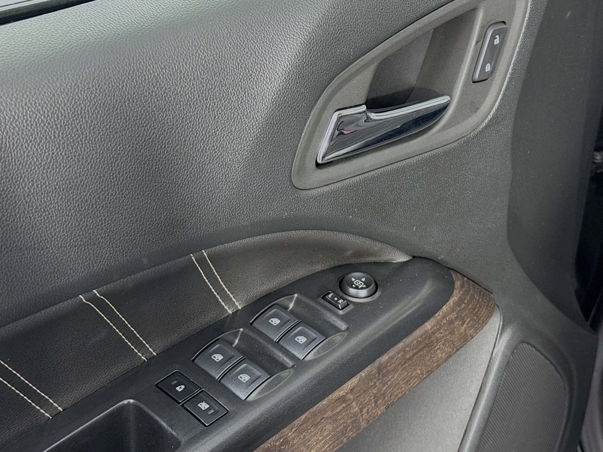 Used 2022 GMC Canyon Denali w/ Denali Black Edition Package image 18