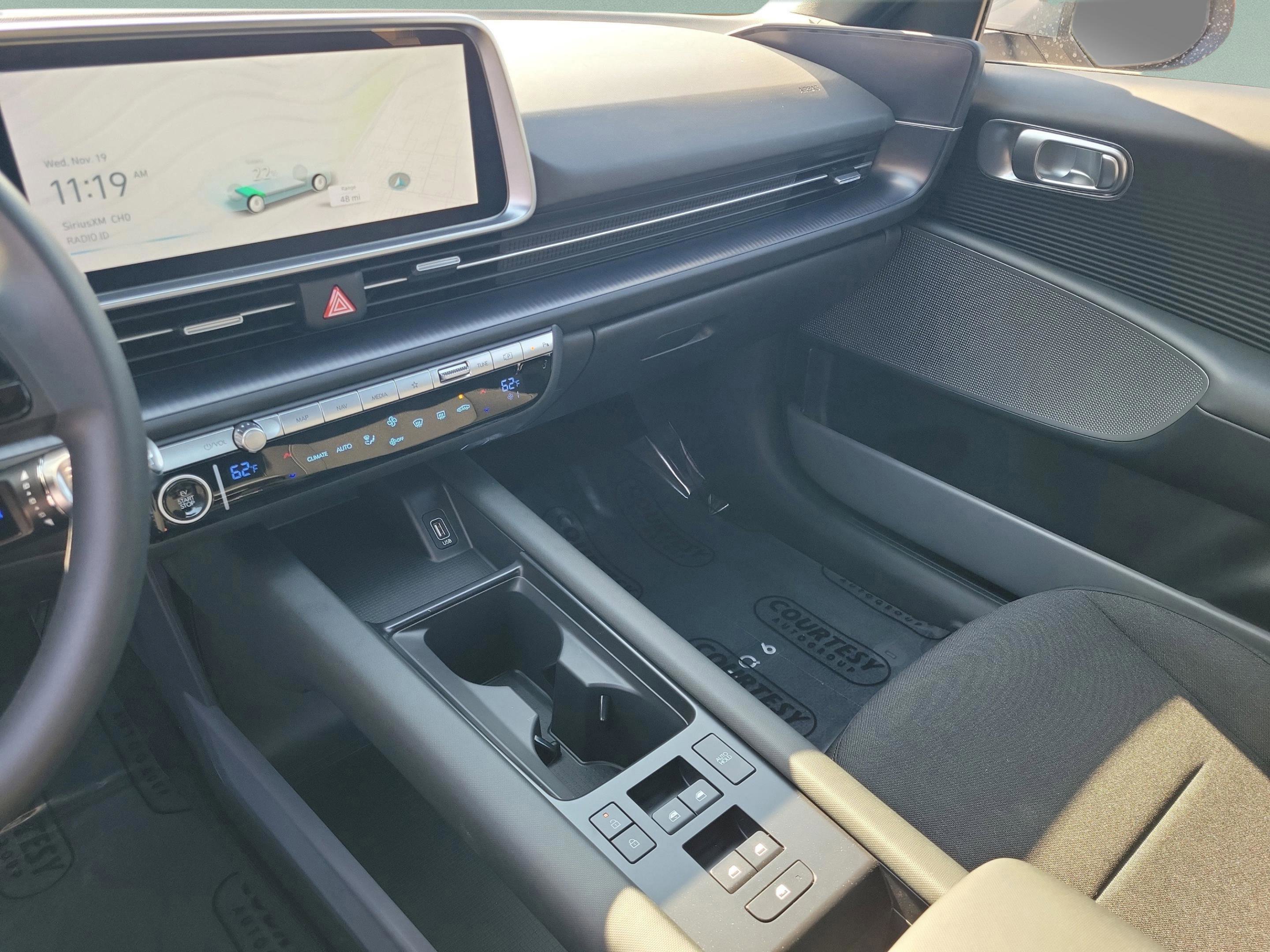 New 2025 Hyundai Ioniq 6 SE image 7