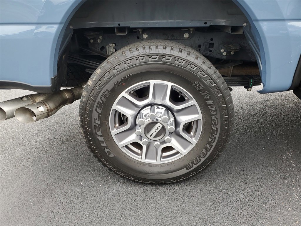 Used 2023 Ford F350 Lariat image 5