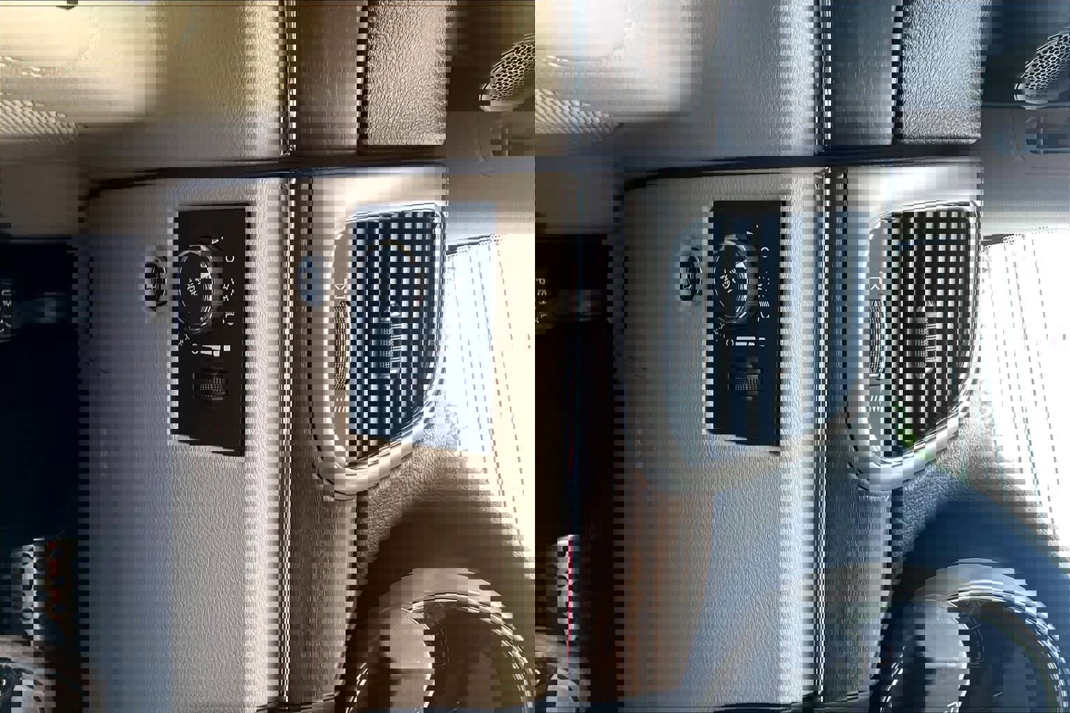 Used 2015 Jeep Grand Cherokee Limited w/ Mopar Chrome Edition Group RWD image 33