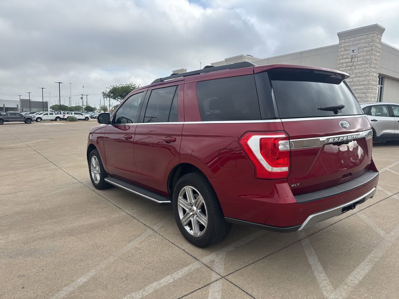 Used 2019 Ford Expedition XLT w/ Equipment Group 202A image 7