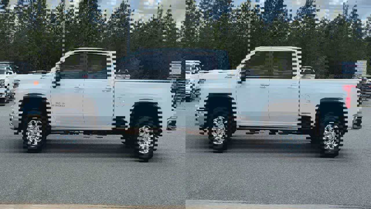 Used 2025 Chevrolet Silverado 2500 LT image 5