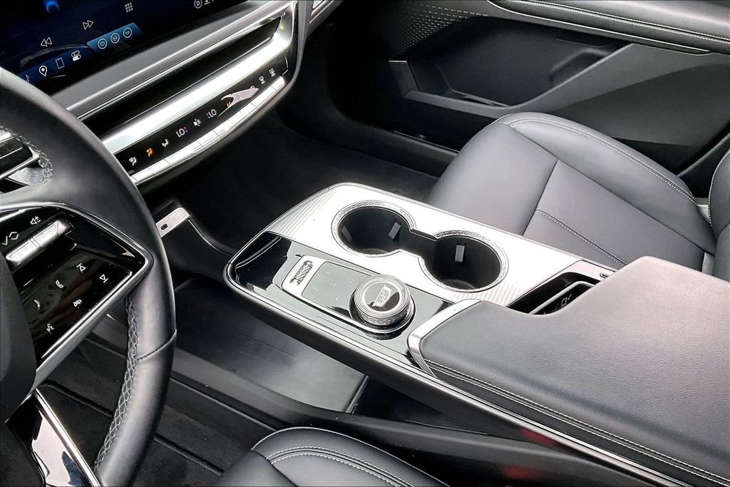 Used 2024 Cadillac Lyriq Tech AWD/4WD image 14