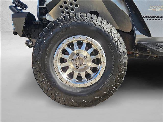 Used 2015 Jeep Wrangler Unlimited Sahara w/ Connectivity Group AWD/4WD image 23