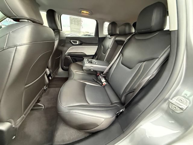 Used 2022 Jeep Compass Latitude AWD/4WD image 20