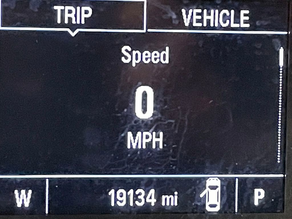 Used 2022 Chevrolet Trax LT w/ LT Convenience Package image 6