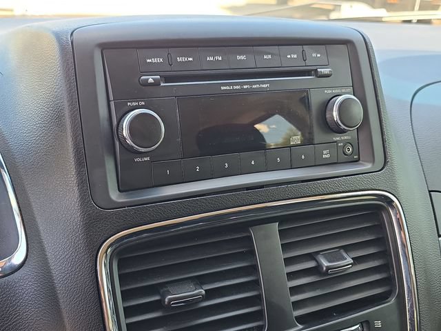 Used 2013 Dodge Grand Caravan SE FWD image 16