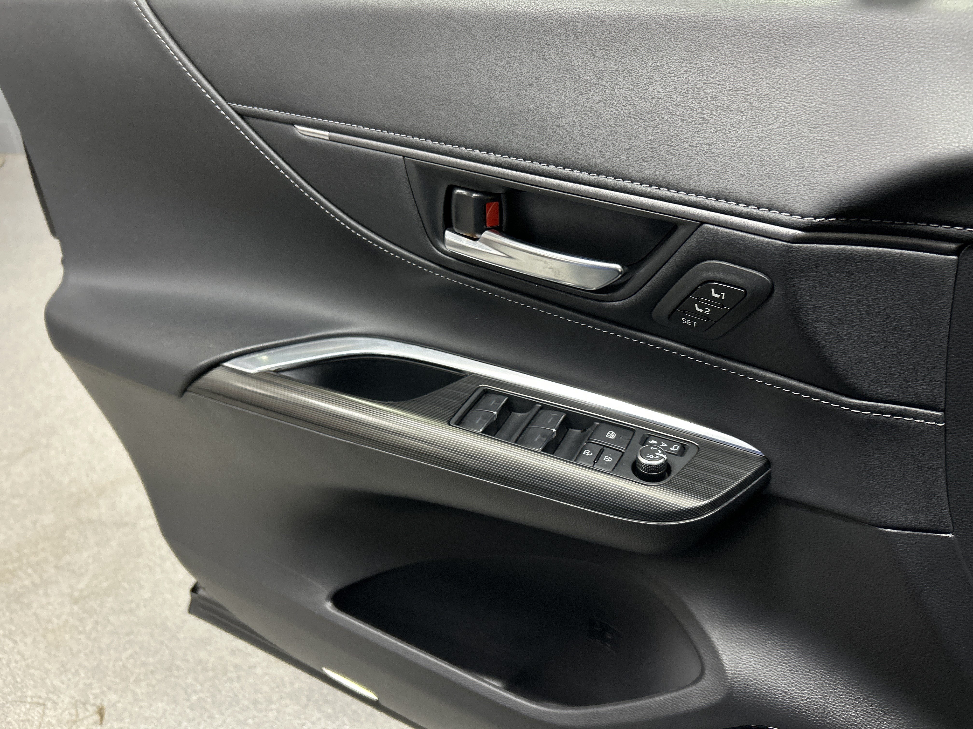 Certified 2022 Toyota Venza XLE AWD/4WD image 14