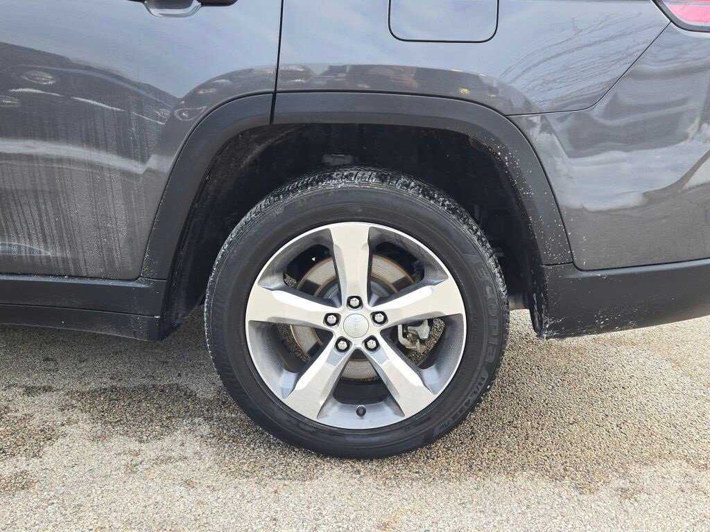 Used 2022 Jeep Grand Cherokee L Limited w/ Trailer Tow Group (B) image 15