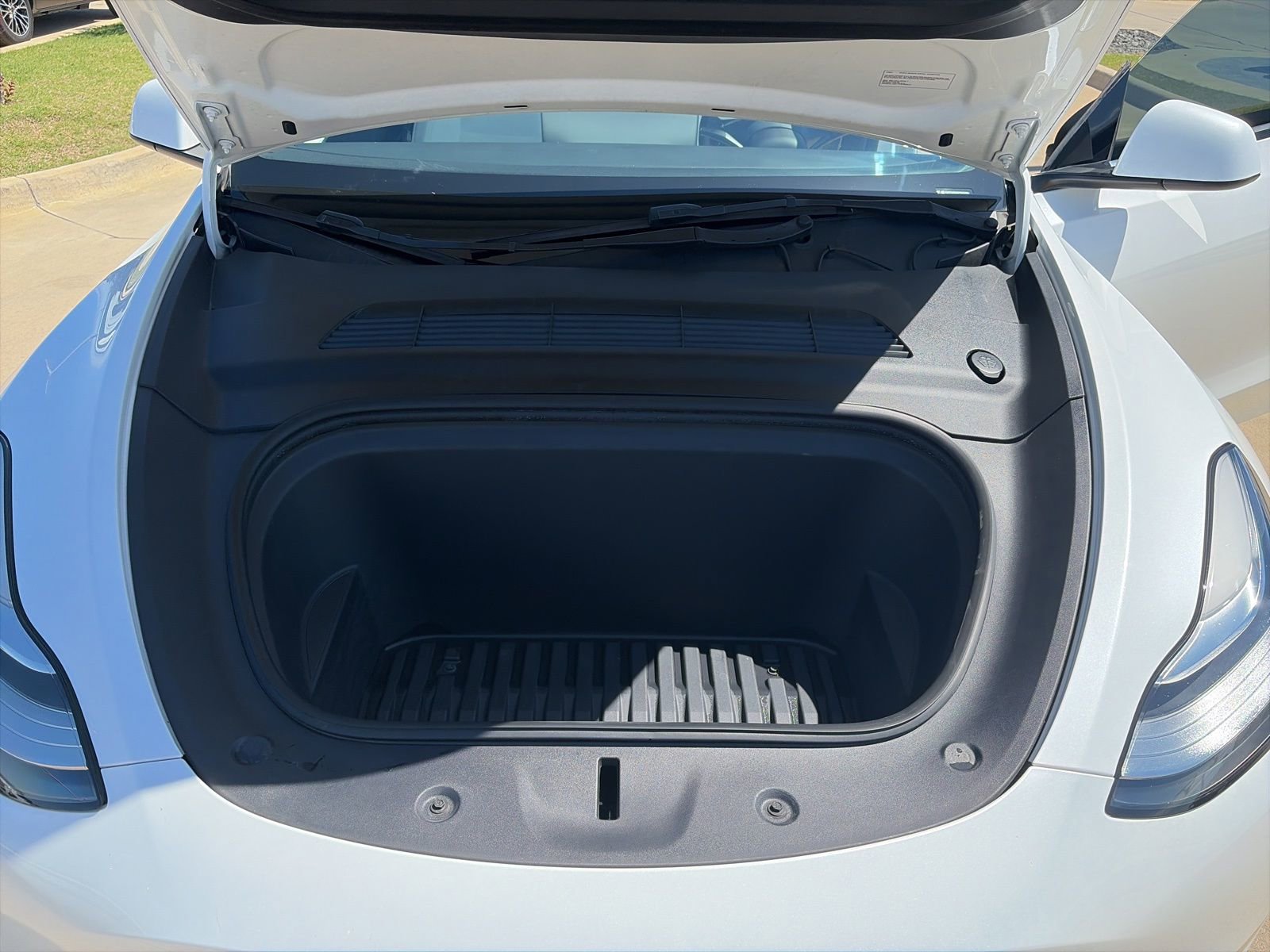 Used 2023 Tesla Model Y Long Range image 24