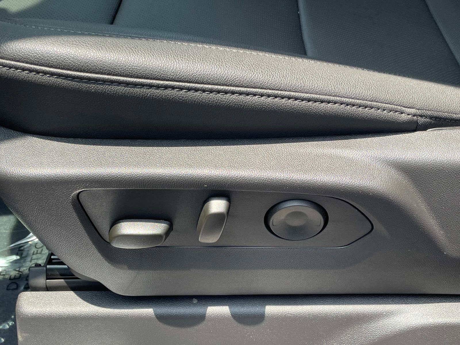 New 2025 GMC Sierra 2500 SLT w/ SLT Premium Package image 19