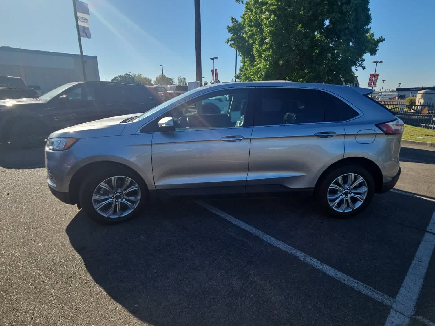 Used 2022 Ford Edge Titanium AWD/4WD image 5
