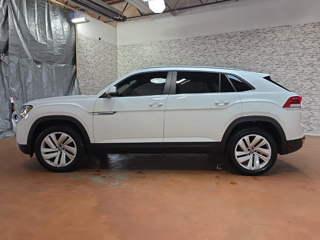 Used 2020 Volkswagen Atlas Cross Sport SE w/ Towing Package image 6