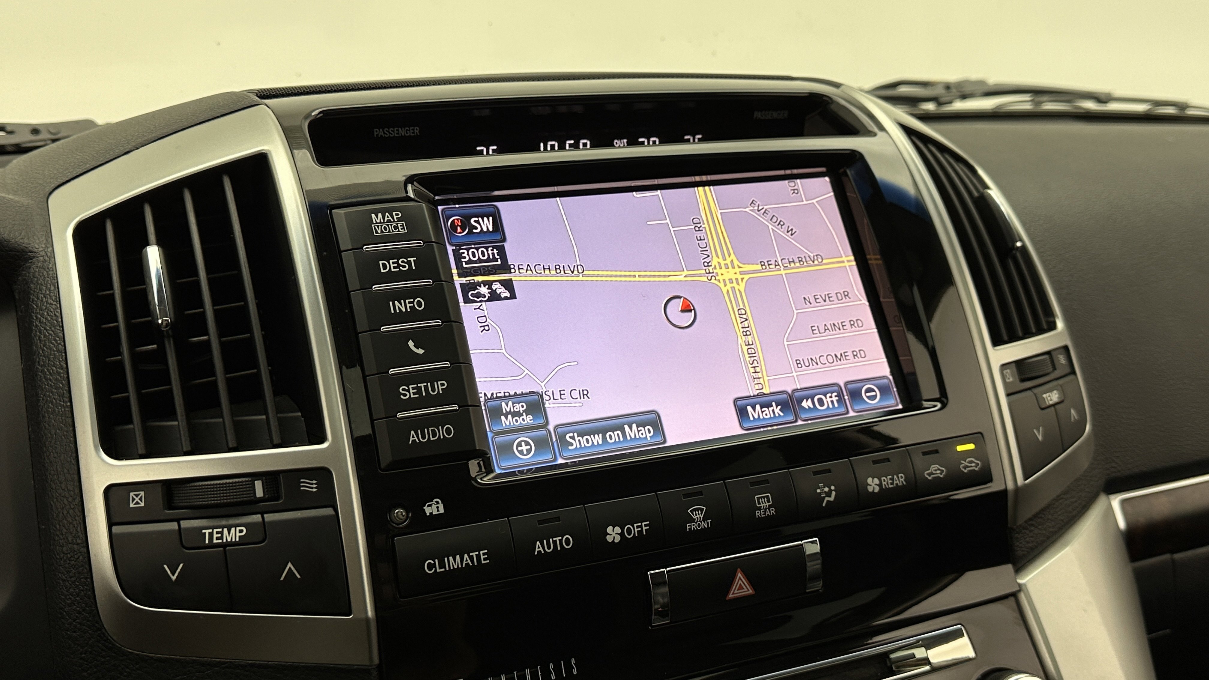 Used 2014 Toyota Land Cruiser AWD/4WD image 6