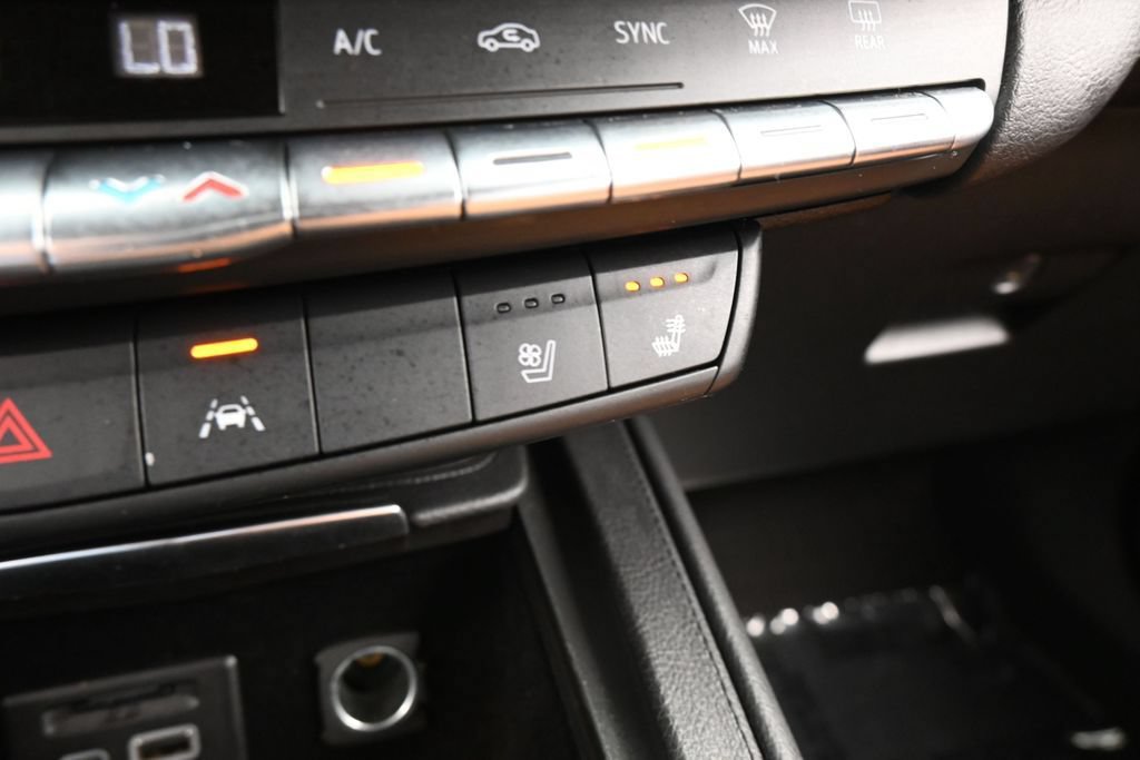Used 2019 Cadillac XT4 Sport AWD/4WD image 37