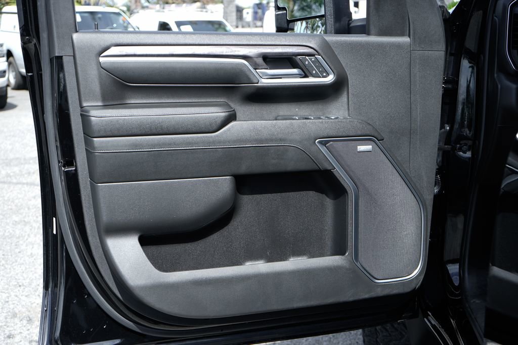 Used 2024 Chevrolet Silverado 2500 LTZ w/ LTZ Premium Package AWD/4WD image 16