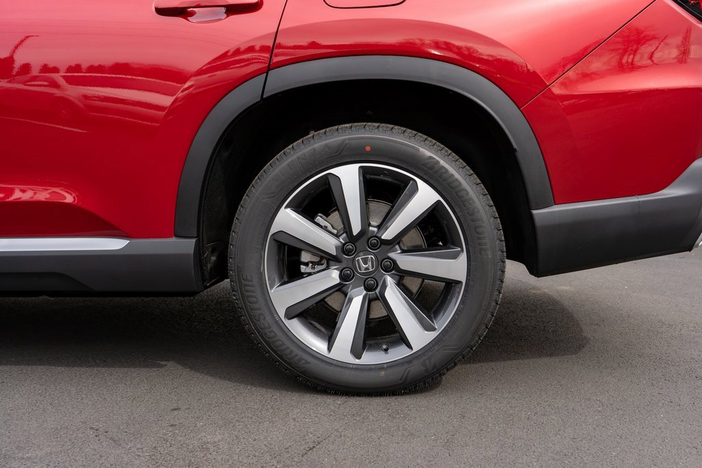 New 2025 Honda Pilot Touring image 10
