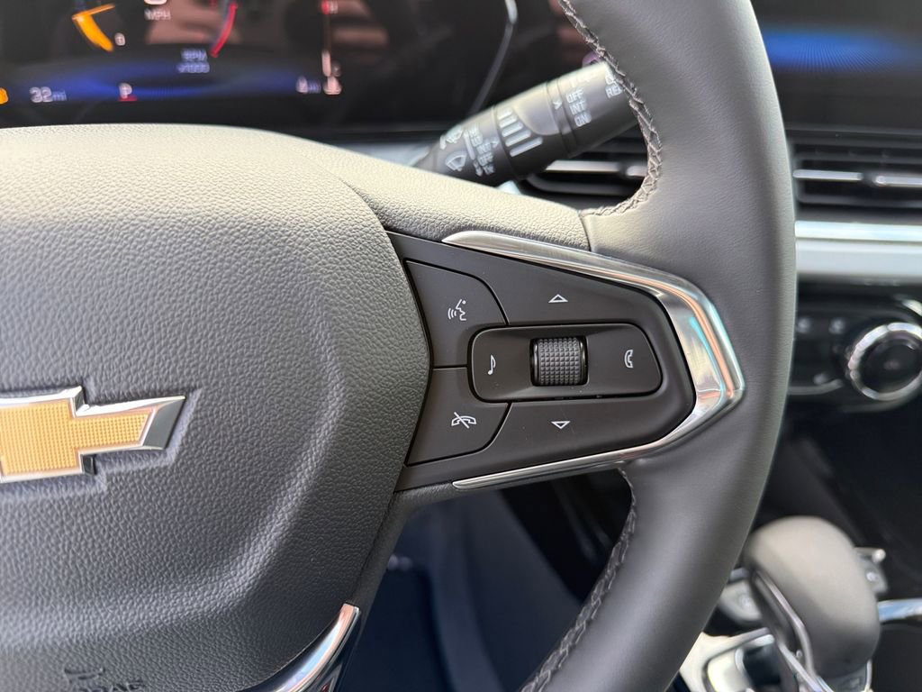 New 2026 Chevrolet Trax LT w/ Sunroof Package image 18