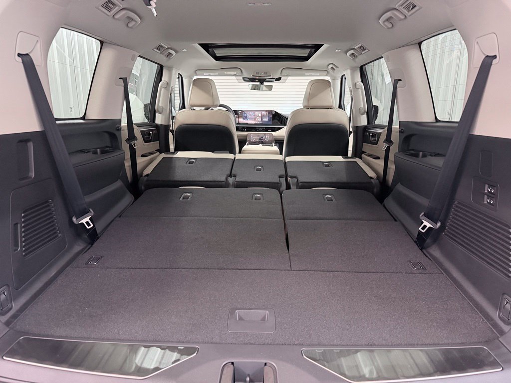 Certified 2026 INFINITI QX80 Pure RWD image 37