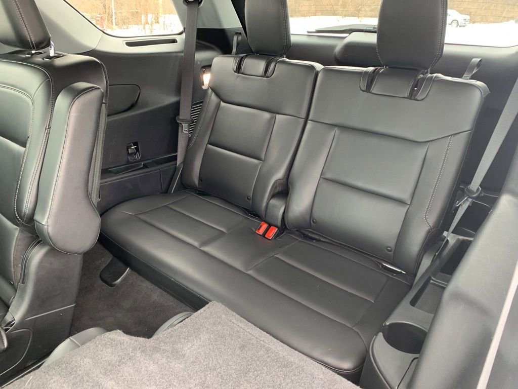 Used 2022 Ford Explorer XLT w/ Equipment Group 202A image 12