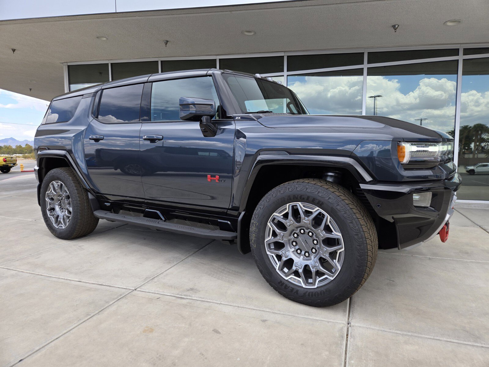 New 2025 GMC Hummer EV 2X w/ LPO, Sport Package image 1