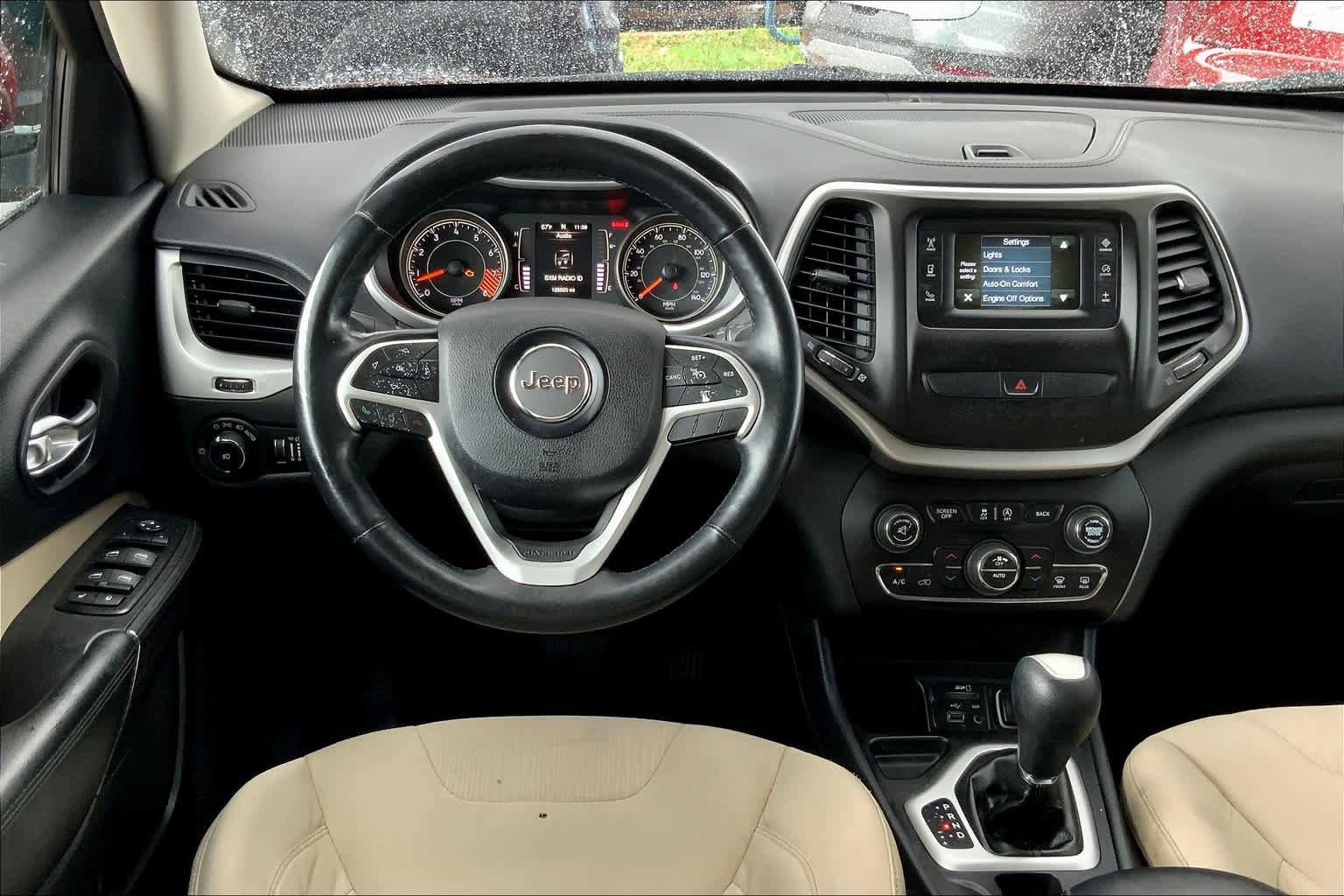 Used 2015 Jeep Cherokee Latitude w/ Comfort/Convenience Group FWD image 6
