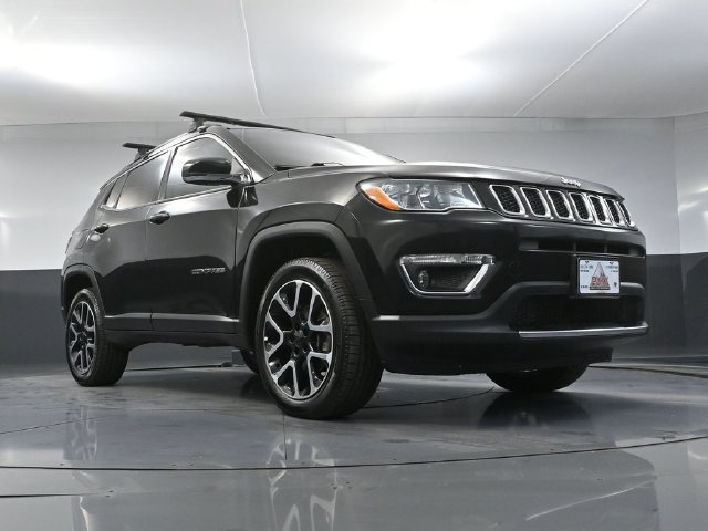 Used 2017 Jeep Compass Limited w/ Navigation Group AWD/4WD image 43
