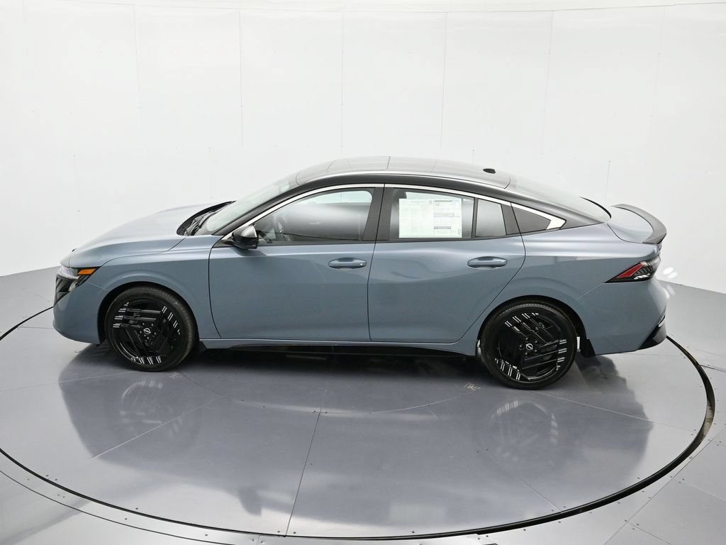 New 2026 Nissan Sentra SR w/ SR Premium Package FWD image 37