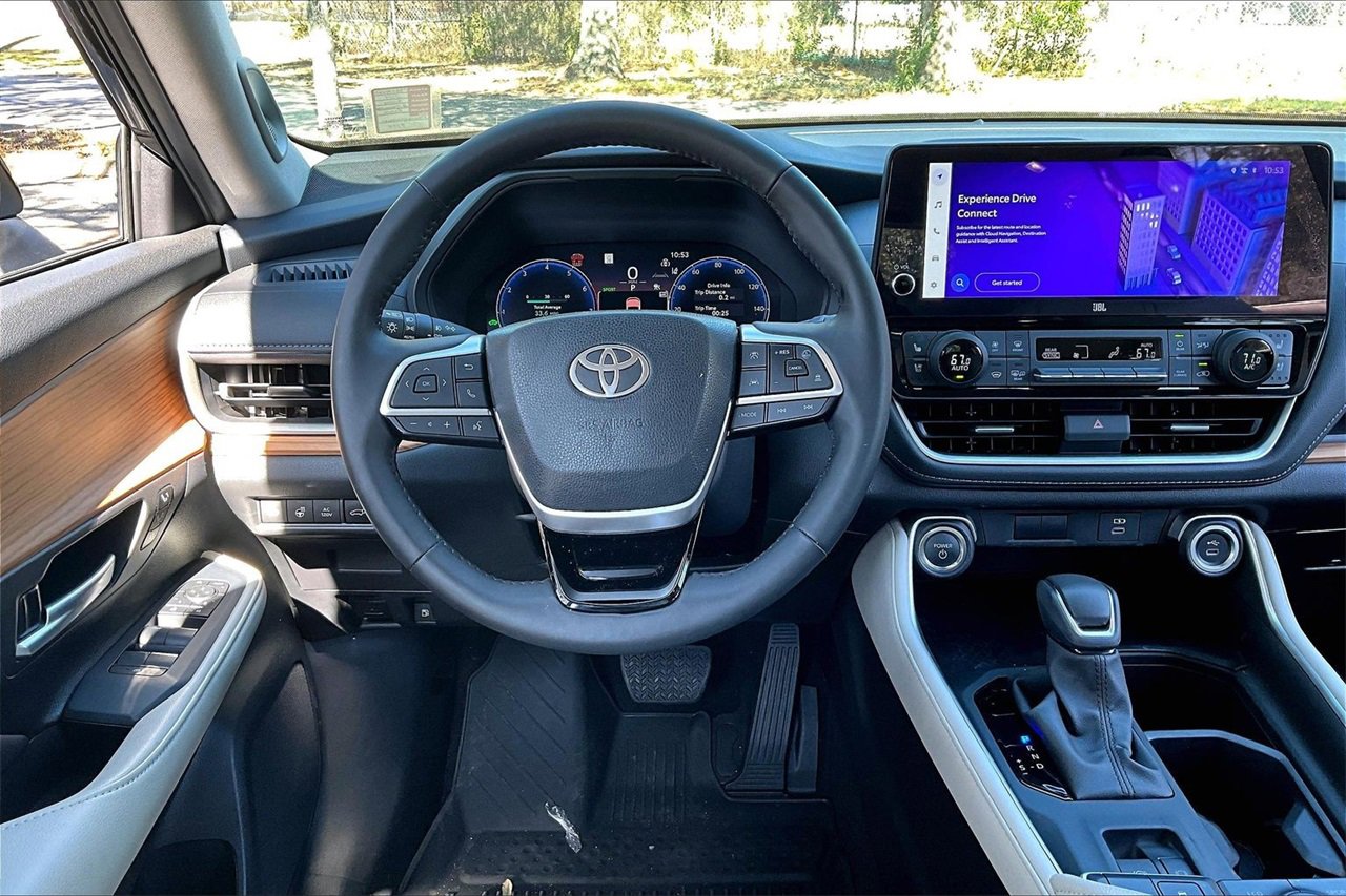 Used 2025 Toyota Grand Highlander AWD Hybrid image 8