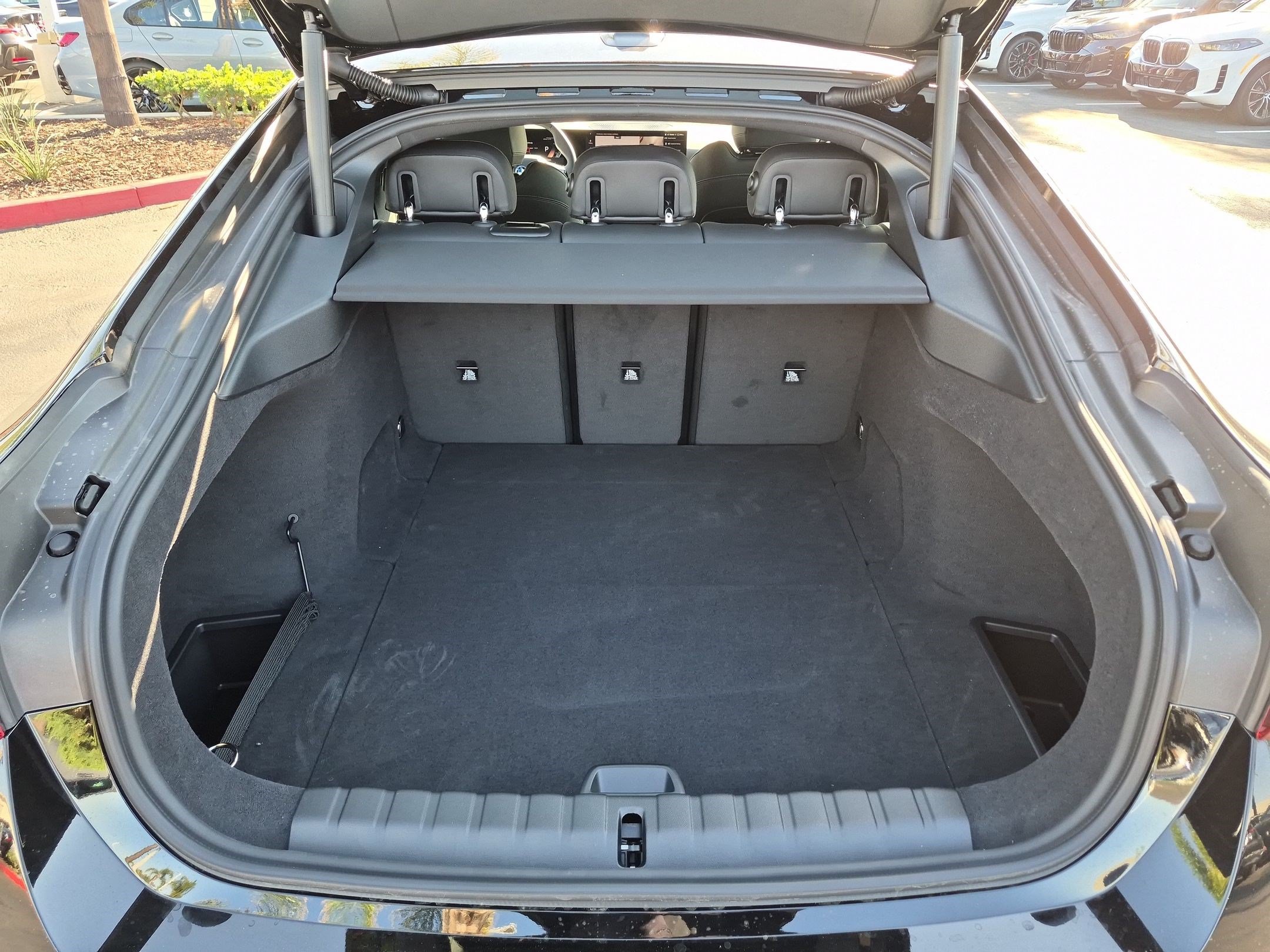New 2026 BMW i4 eDrive40 w/ Parking Assistance Package RWD image 32
